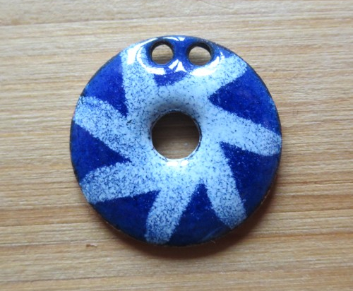 Pendentifs avec cordon (n°V06)
