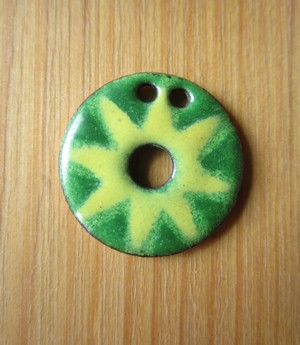 Pendentifs avec cordon (n°V01)
