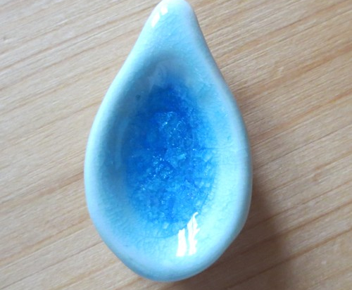 Pendentifs avec cordon (pierre bleue)